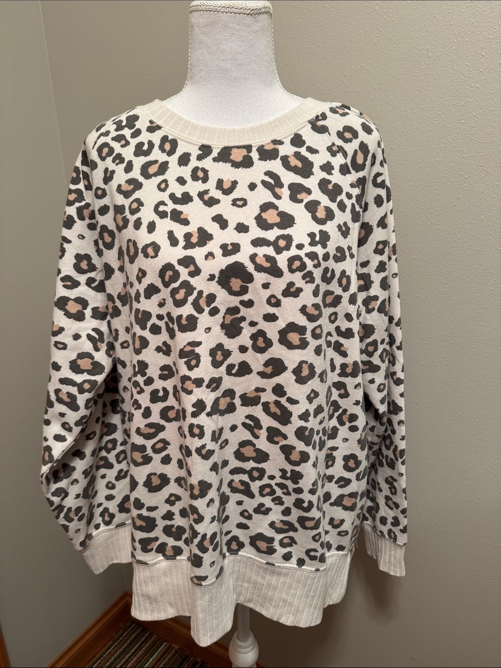 New Maurice’s Women’s Cream Leopard Print Crewneck Sweater - Large